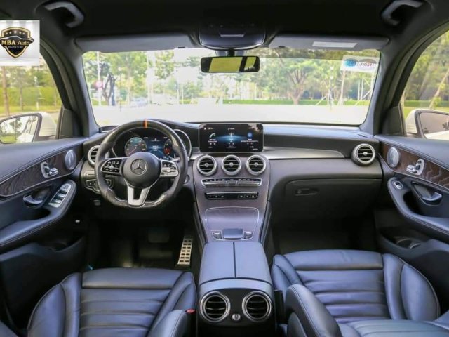 Cần bán Mercedes GLC200 4MATIC sản xuất năm 2020, màu trắng2