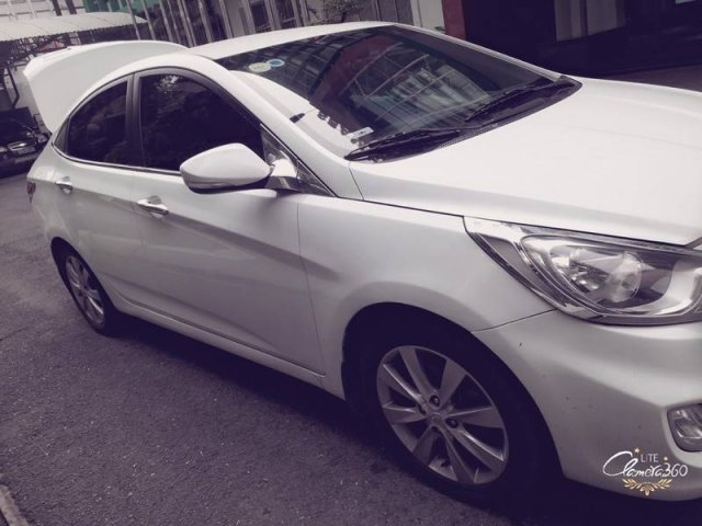 Cần bán lại xe Hyundai Accent AT 2012, màu trắng, xe nhập0
