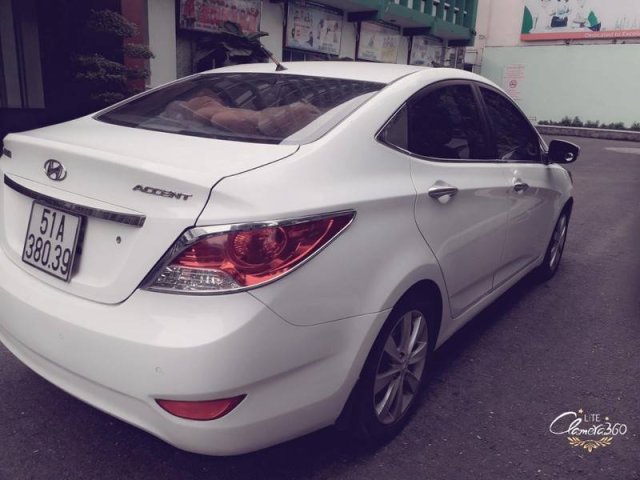 Cần bán lại xe Hyundai Accent AT 2012, màu trắng, xe nhập1