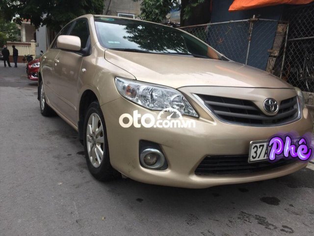 Cần bán gấp Toyota Corolla AT năm sản xuất 2011, màu nâu, nhập khẩu, giá tốt0