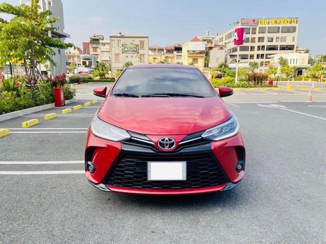 Cần bán chiếc Toyota Yaris G màu đỏ sx 2021, giá ưu đãi