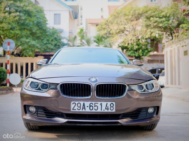 Cần bán gấp BMW 320i AT sx năm 2012