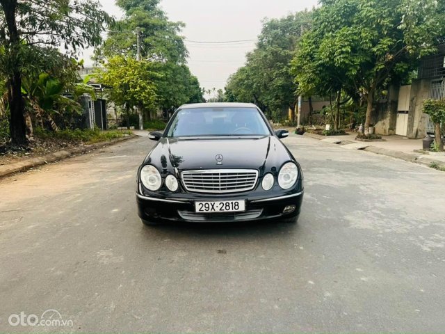 Bán xe Mercedes E240 2.5 đời 2003, màu đen