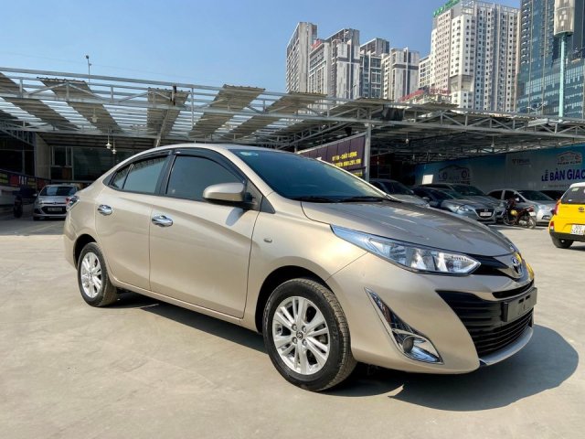 Cần bán lại xe Toyota Vios MT năm 2019, màu vàng