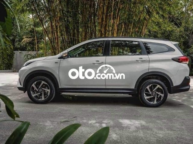 Bán Toyota Rush AT sản xuất năm 2021, màu trắng, nhập khẩu