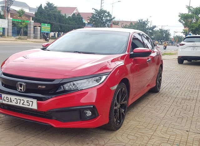 Bán nhanh giá ưu đãi chiếc Honda Civic RS máy xăng sx 2019