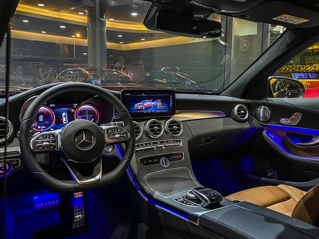 Cần bán xe Mercedes C300 AMG năm 2021, màu xám1