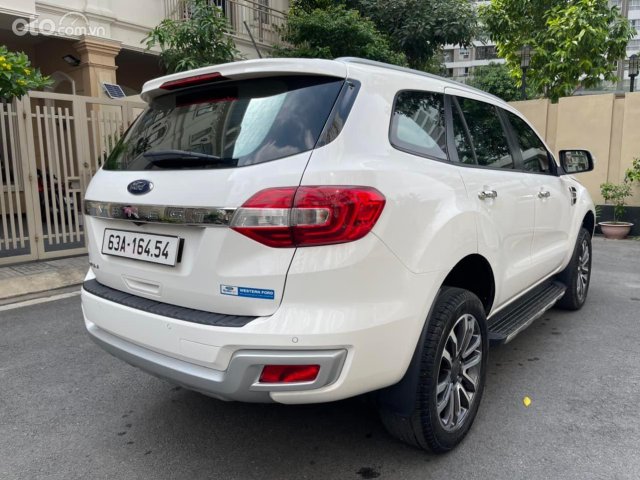 Bán Ford Everest Titanium năm sản xuất 2020, màu trắng