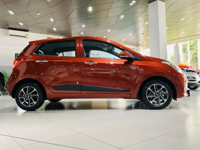 Bán ô tô Hyundai Grand i10 1.2MT năm sản xuất 2021, màu đỏ, 357tr0