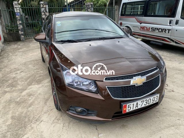 Bán Chevrolet Cruze 1.8 MT năm 2013, màu nâu