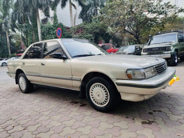 Bán xe Toyota Cressida GL 2.4 sản xuất 1994, màu vàng, nhập khẩu