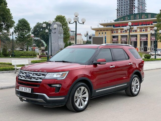 Cần bán xe Ford Explorer AT năm sản xuất 2018, màu đỏ, xe nhập0