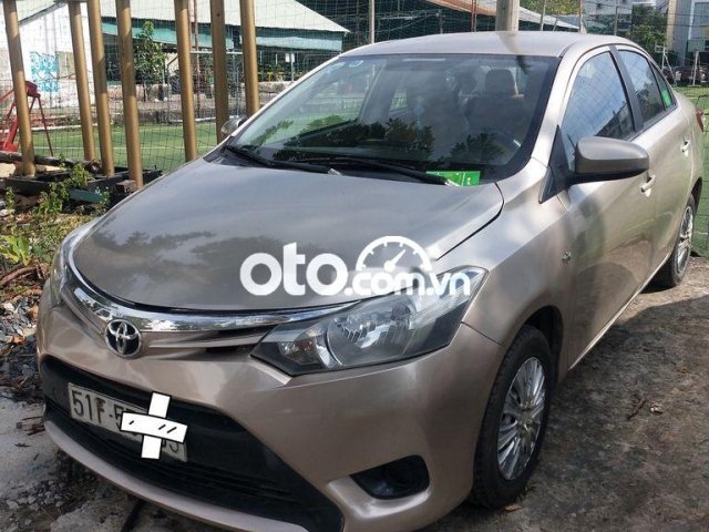 Cần bán lại xe Toyota Vios sản xuất 2015