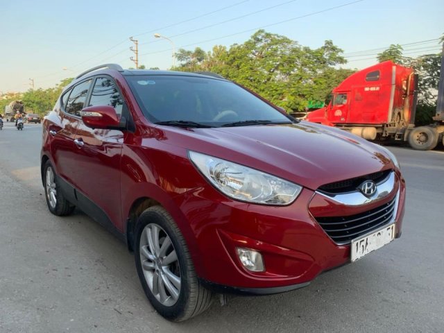 Cần bán gấp Hyundai Tucson 4WD sản xuất năm 2012, màu đỏ, nhập khẩu