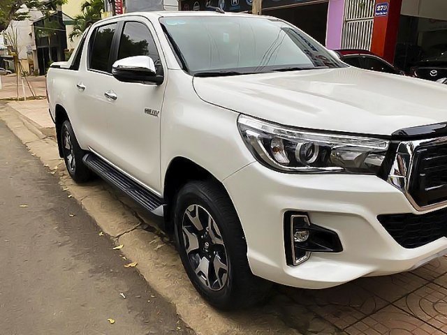 Bán Toyota Hilux 2.8G 4x4 AT năm 2018, màu trắng, nhập khẩu