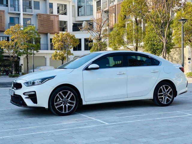 Bán xe Kia Cerato 1.6 AT năm 2019, màu trắng0