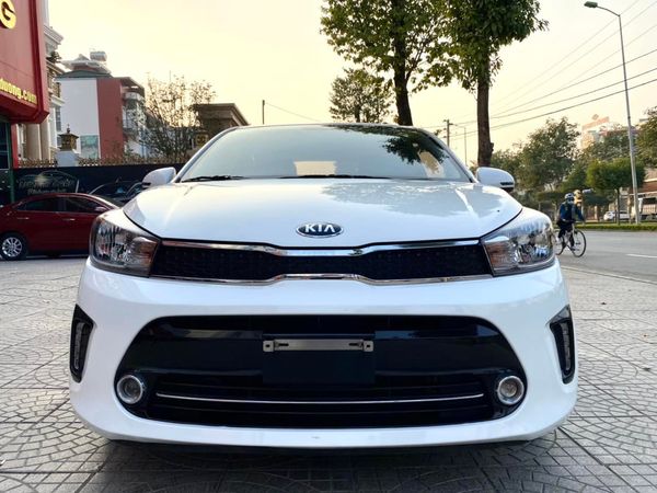 Bán Kia Soluto 1.4MT Deluxe năm 2019, màu trắng số sàn, giá chỉ 365 triệu0