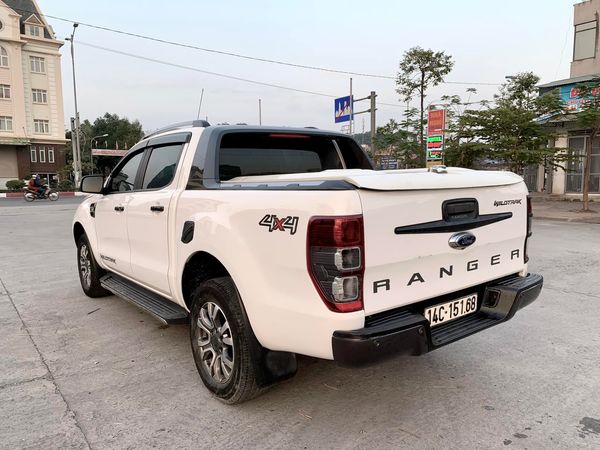 Bán ô tô Ford Ranger Wildtrak 3.2 năm sản xuất 2015, màu trắng đẹp như mới