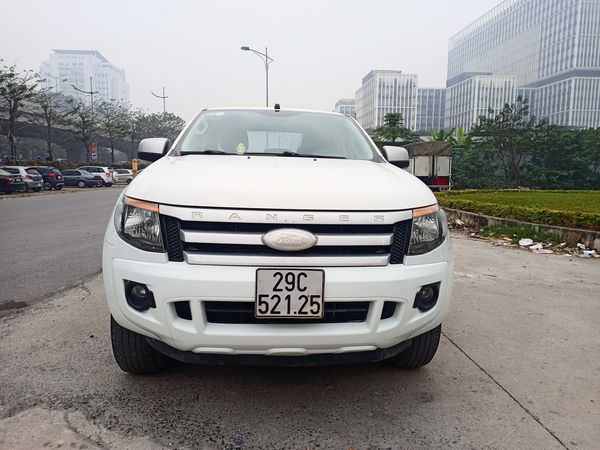 Bán Ford Ranger XLS 4x2 AT năm sản xuất 2015, màu trắng  0