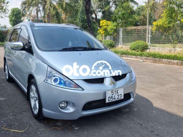 Cần bán Mitsubishi Grandis AT năm sản xuất 2008, màu bạc số tự động0