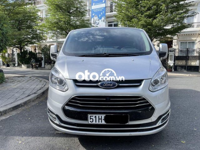 Bán Ford Tourneo Titanium sản xuất năm 2019, màu trắng, 808tr