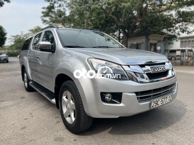 Cần bán gấp Isuzu D-Max LS 2.5 4x4 MT năm 2015, màu bạc, xe nhập