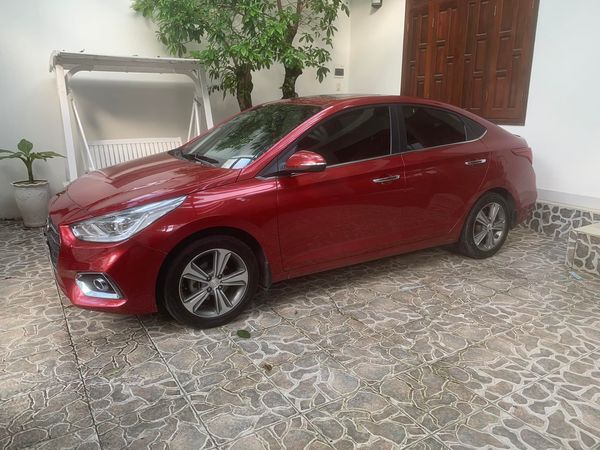 Cần bán Hyundai Accent ATH sản xuất năm 2019, màu đỏ xe gia đình