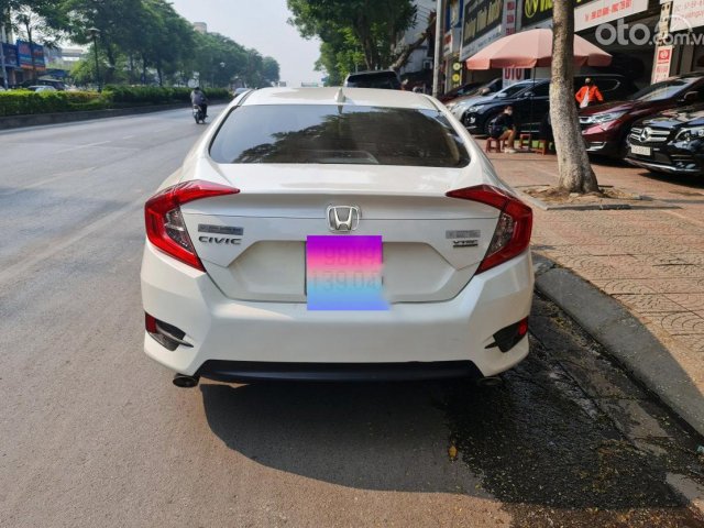Bán ô tô Honda Civic 1.5L Tubor sản xuất năm 2017, màu trắng, nhập khẩu nguyên chiếc, giá 658tr1