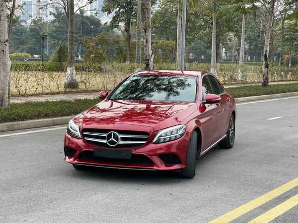 Bán Mercedes C200 năm sản xuất 2019, màu đỏ