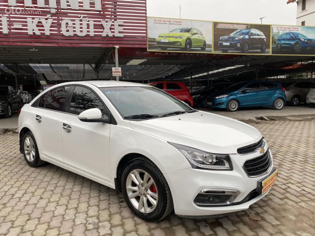 Bán xe Chevrolet Cruze sản xuất năm 2018, màu trắng siêu đẹp, xe chủ đi rất giữ gìn, giá rất tốt