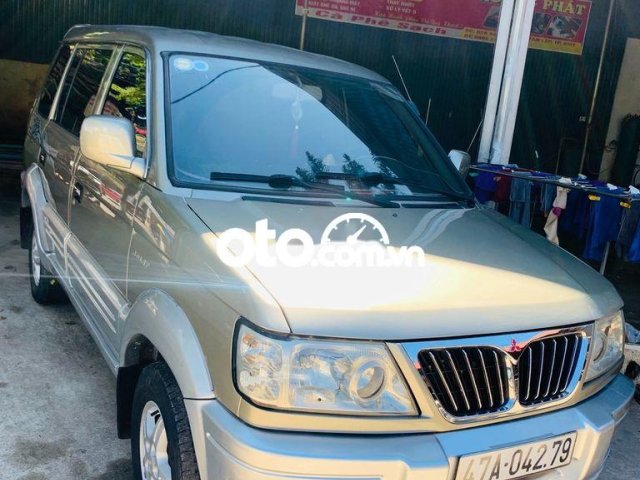 Cần bán Mitsubishi Jolie 2.0 sản xuất năm 2004, xe nhập