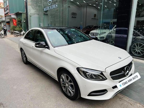 Cần bán xe Mercedes C200 AT năm sản xuất 2015, màu trắng