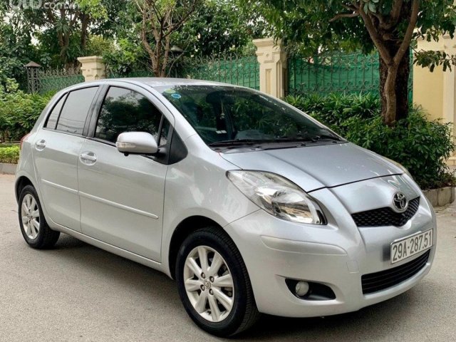 Cần bán gấp Toyota Yaris 1.5G sản xuất 2011, nhập khẩu, giá 330tr