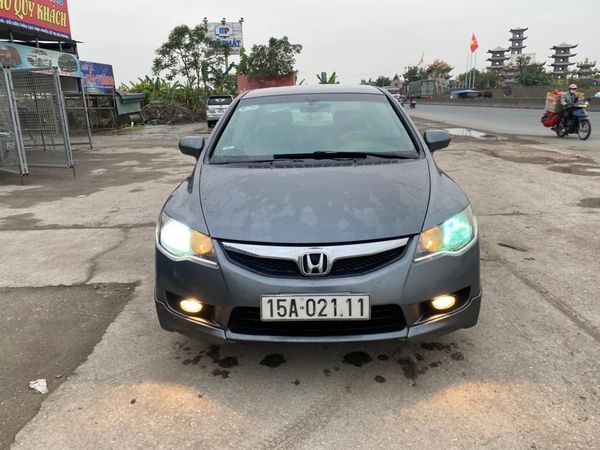 Bán xe Honda Civic 1.8AT sản xuất năm 2011, màu xám 0