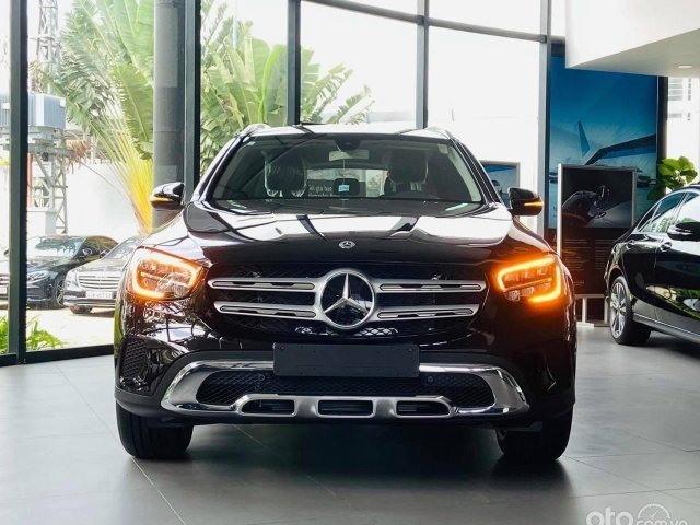 Giá xe Mercedes GLC 200 mới nhất 2022, ưu đãi bảo hiểm, phụ kiện chính hãng0