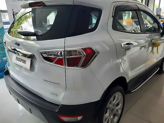 Cần bán Ford EcoSport Titanium 1.5AT năm sản xuất 2021, màu trắng, 586 triệu2