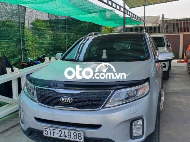 Cần bán Kia Sorento 2WD 2.4 GATH sản xuất năm 2015, màu bạc, 595tr0