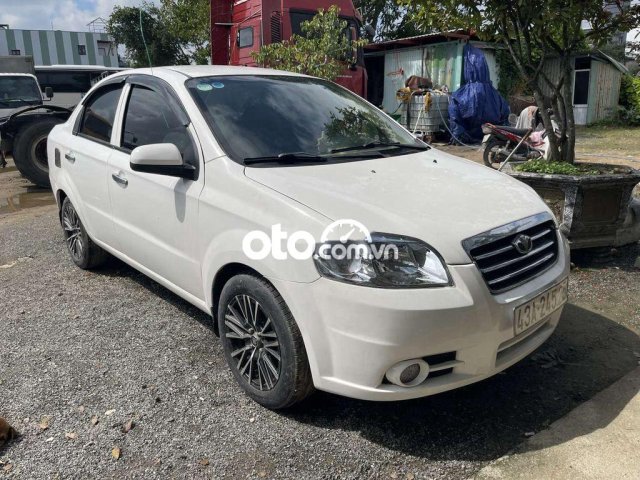 Cần bán xe Daewoo Gentra SX sản xuất năm 2008, màu trắng0