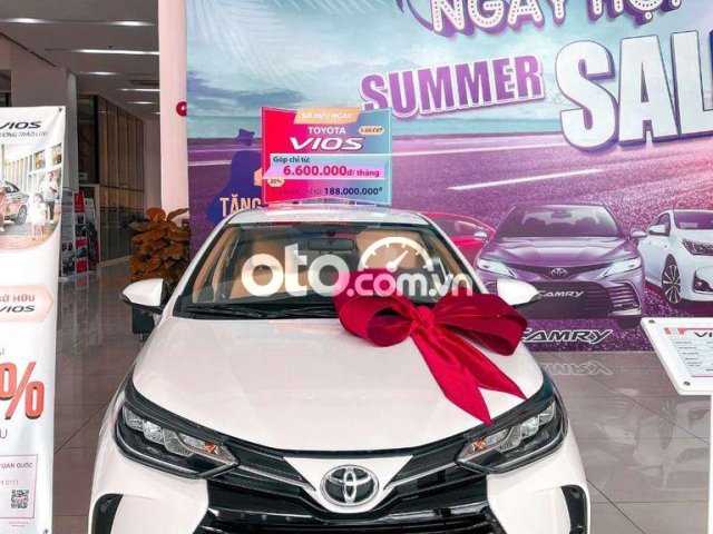 Bán xe Toyota Vios 1.5G AT sản xuất năm 2021, màu trắng, nhập khẩu nguyên chiếc