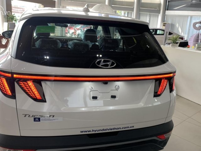 Hyundai Tucson 2.0 máy xăng tiêu chuẩn, trải nghiệm lái thử, đặt cọc nhận xe sớm nhất3