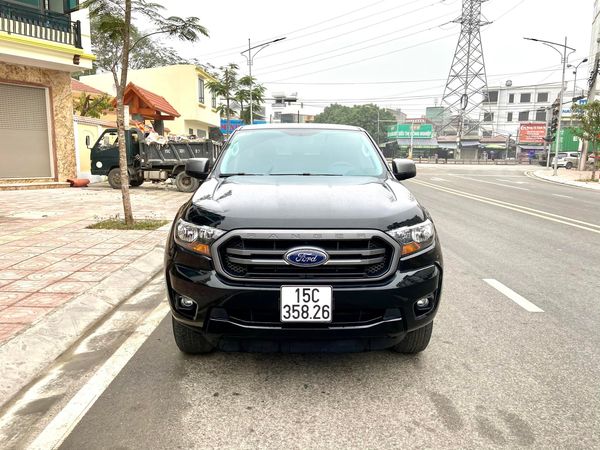 Xe Ford Ranger XLS 2.2AT sản xuất 2020, màu đen, 675 triệu