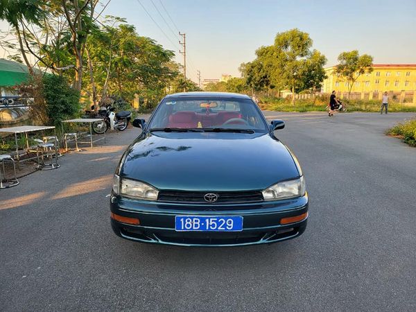 Cần bán xe Toyota Camry MT sản xuất 1993, màu xanh lam giá cạnh tranh