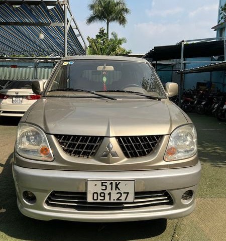 Cần bán gấp Mitsubishi Jolie 2.0 năm sản xuất 2004, màu vàng, giá tốt