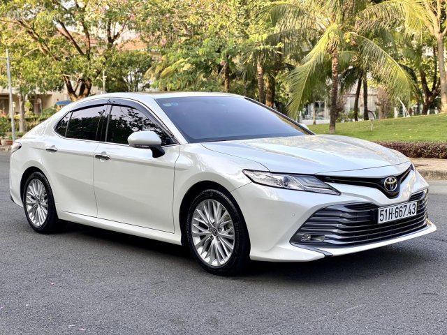 Siêu phẩm Toyota Camry 2.5Q 2020 - Nội thất kem - không 1 vết xước - Xe mới 99%0