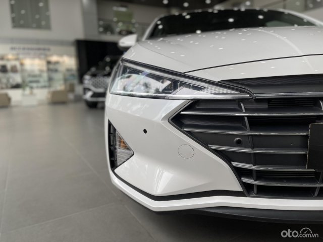 Bán Hyundai Elantra sản xuất 2021, giảm tối đa 50tr tiền mặt, giảm 50% thuế trước bạ, cừng nhiều quà tặng chính hãng3