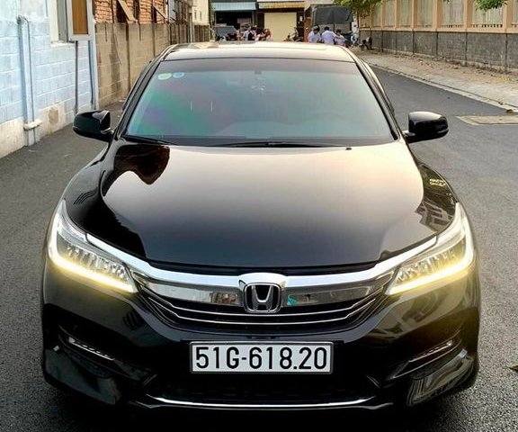 Bán ô tô Honda Accord 2.4AT sản xuất năm 2018, màu đen, xe máy móc zin nguyên bản