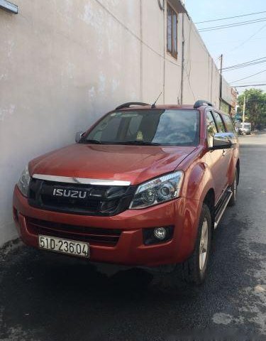 Xe Isuzu D-Max LS 2.5L 4x4 MT năm sản xuất 2017, màu đỏ còn mới