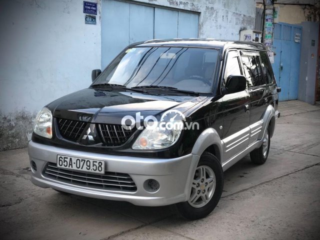 Cần bán gấp Mitsubishi Jolie 2.0 sản xuất năm 2006, màu đen, nhập khẩu