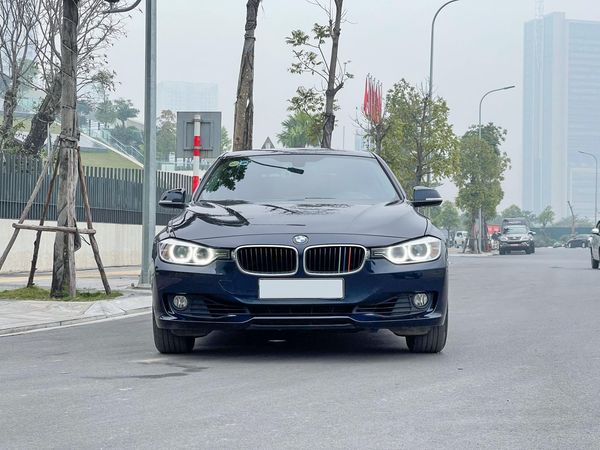 Bán BMW 320i GT sản xuất năm 2013, màu xanh lam, nhập khẩu nguyên chiếc, giá 686tr0