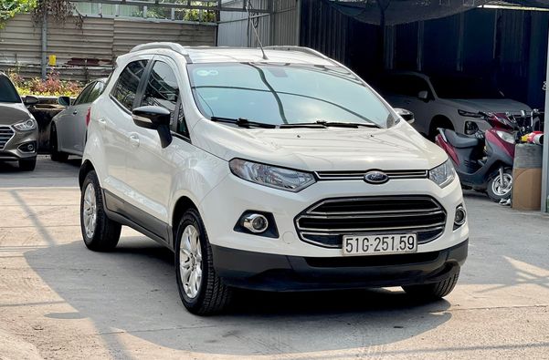 Cần bán lại xe Ford EcoSport Titanium sản xuất 2016, màu trắng xe gia đình